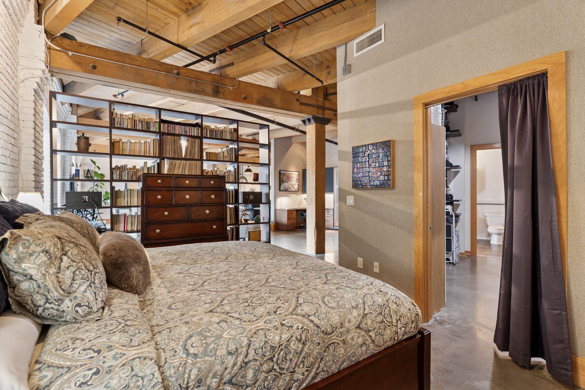 404 North Washington Avenue, Unit 402 Minneapolis, MN 55401 - Photo 22 of 36