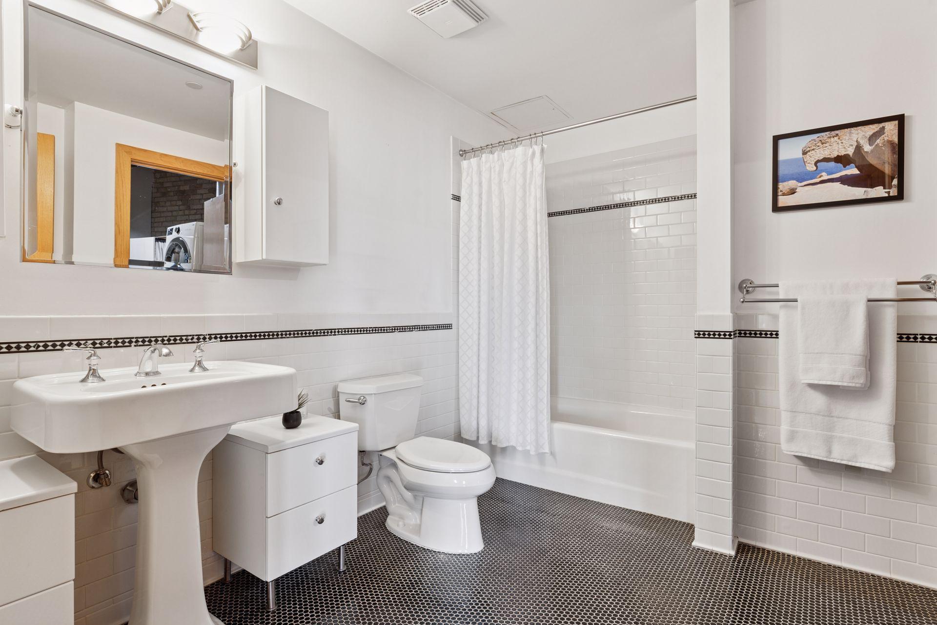 404 North Washington Avenue, Unit 402 Minneapolis, MN 55401 - Photo 25 of 36