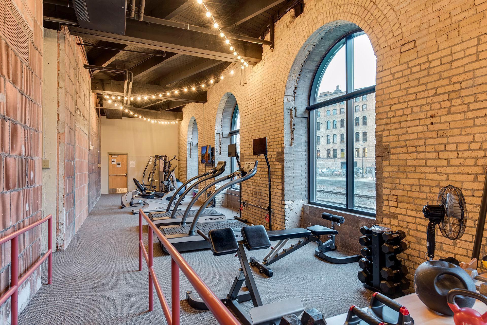 404 North Washington Avenue, Unit 402 Minneapolis, MN 55401 - Photo 29 of 36