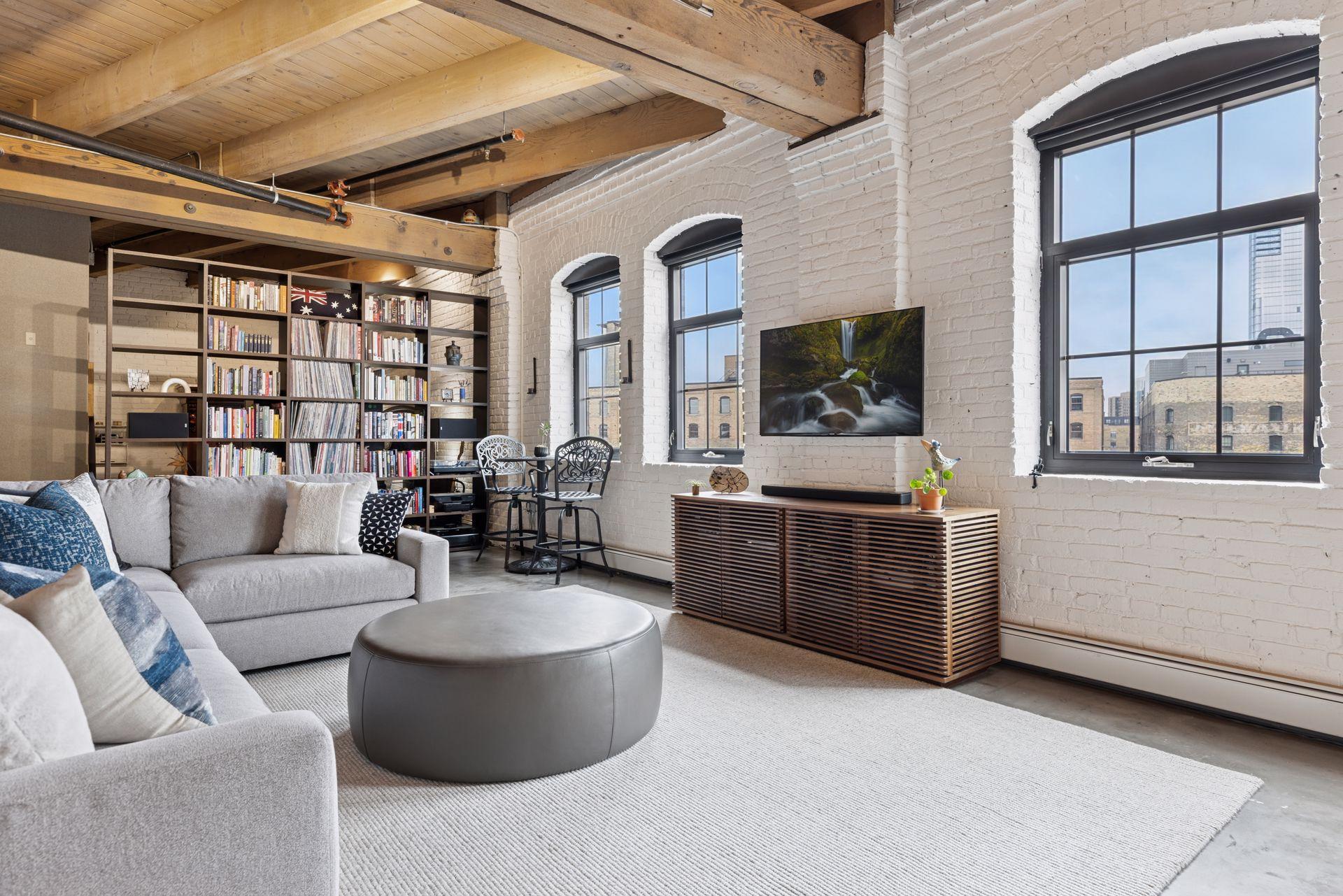 404 North Washington Avenue, Unit 402 Minneapolis, MN 55401 - Photo 3 of 36