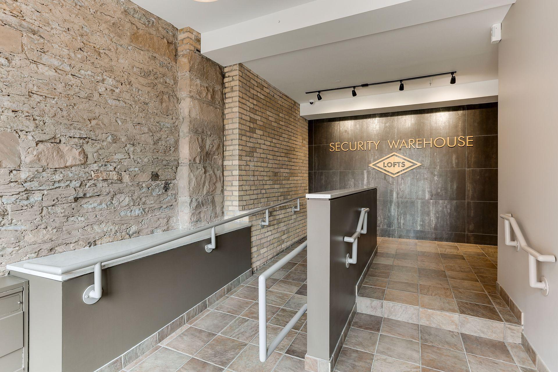 404 North Washington Avenue, Unit 402 Minneapolis, MN 55401 - Photo 35 of 36