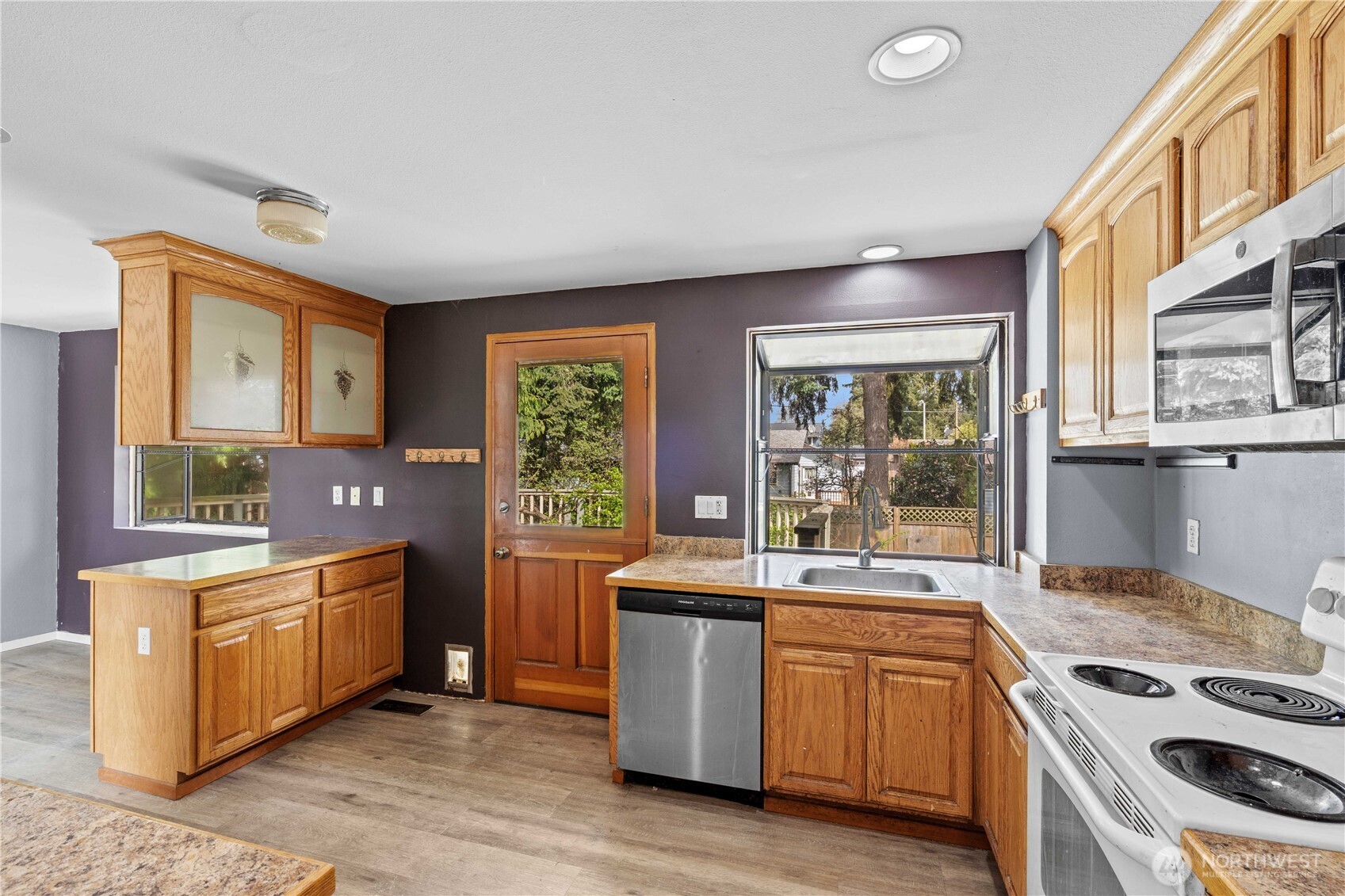 3518 South 268th Street Kent, WA 98032 - Photo 8 of 33