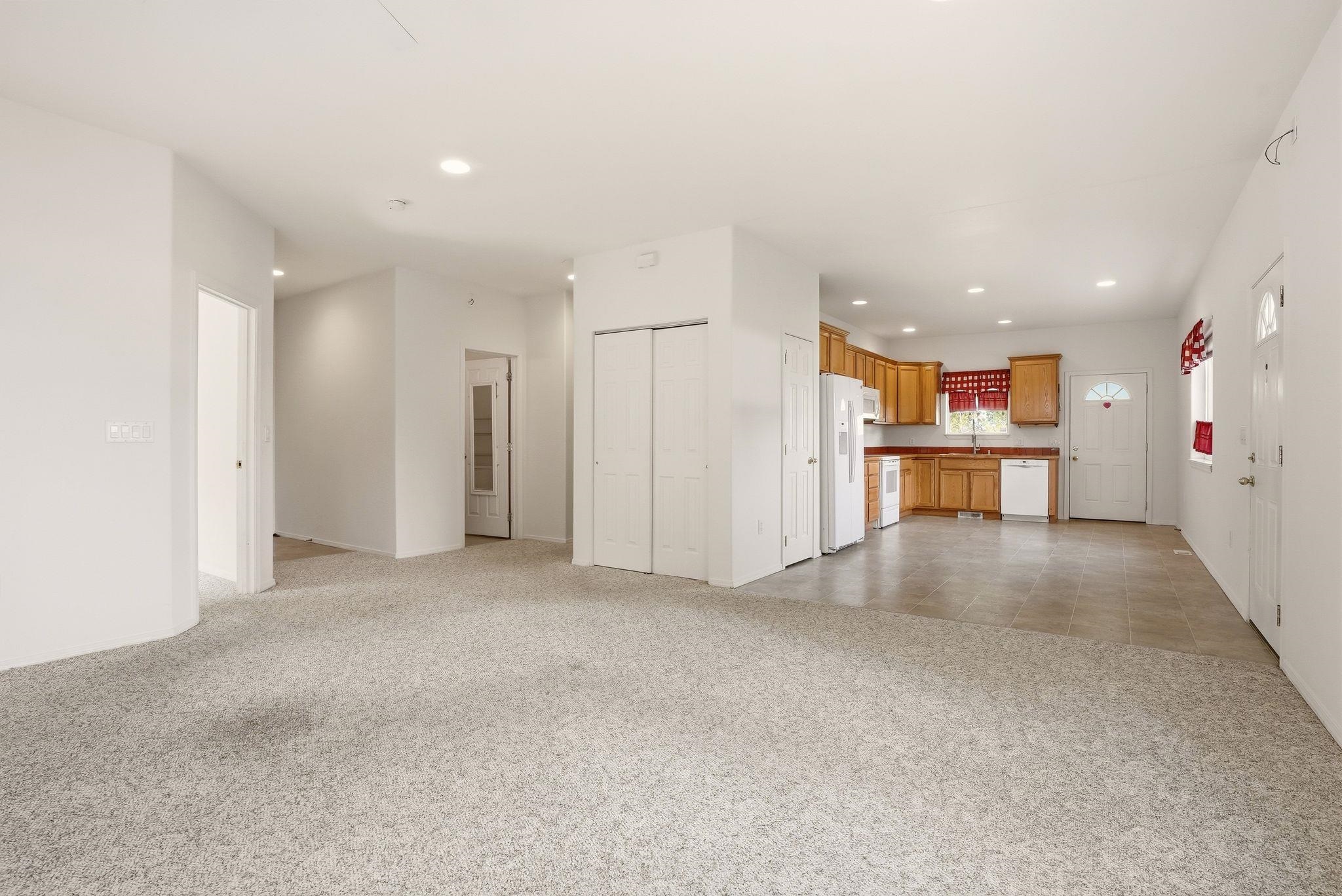 6916 South Cedar Road Spokane, WA 99224 - Photo 6 of 48