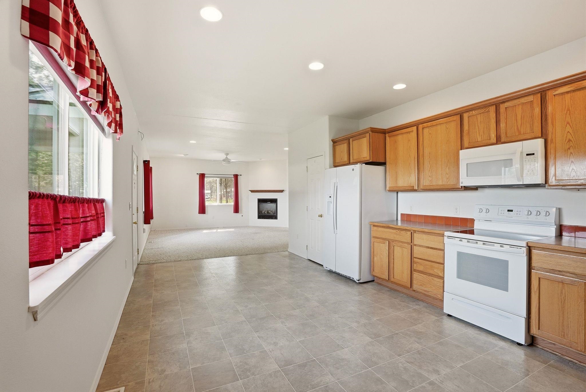 6916 South Cedar Road Spokane, WA 99224 - Photo 9 of 48