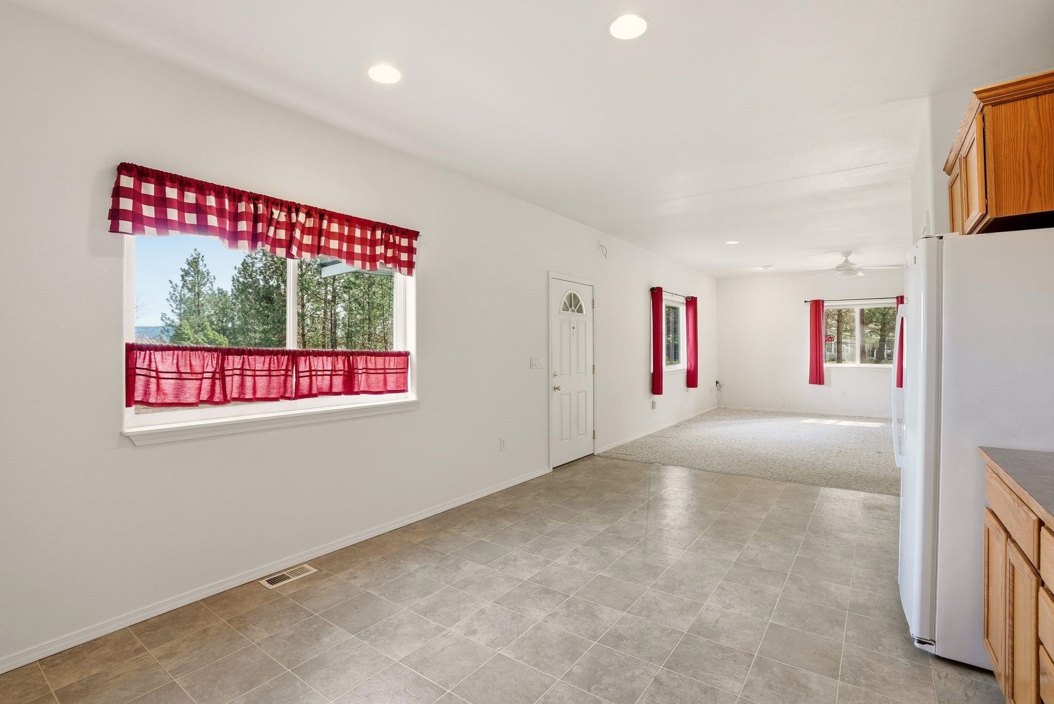 6916 South Cedar Road Spokane, WA 99224 - Photo 10 of 48