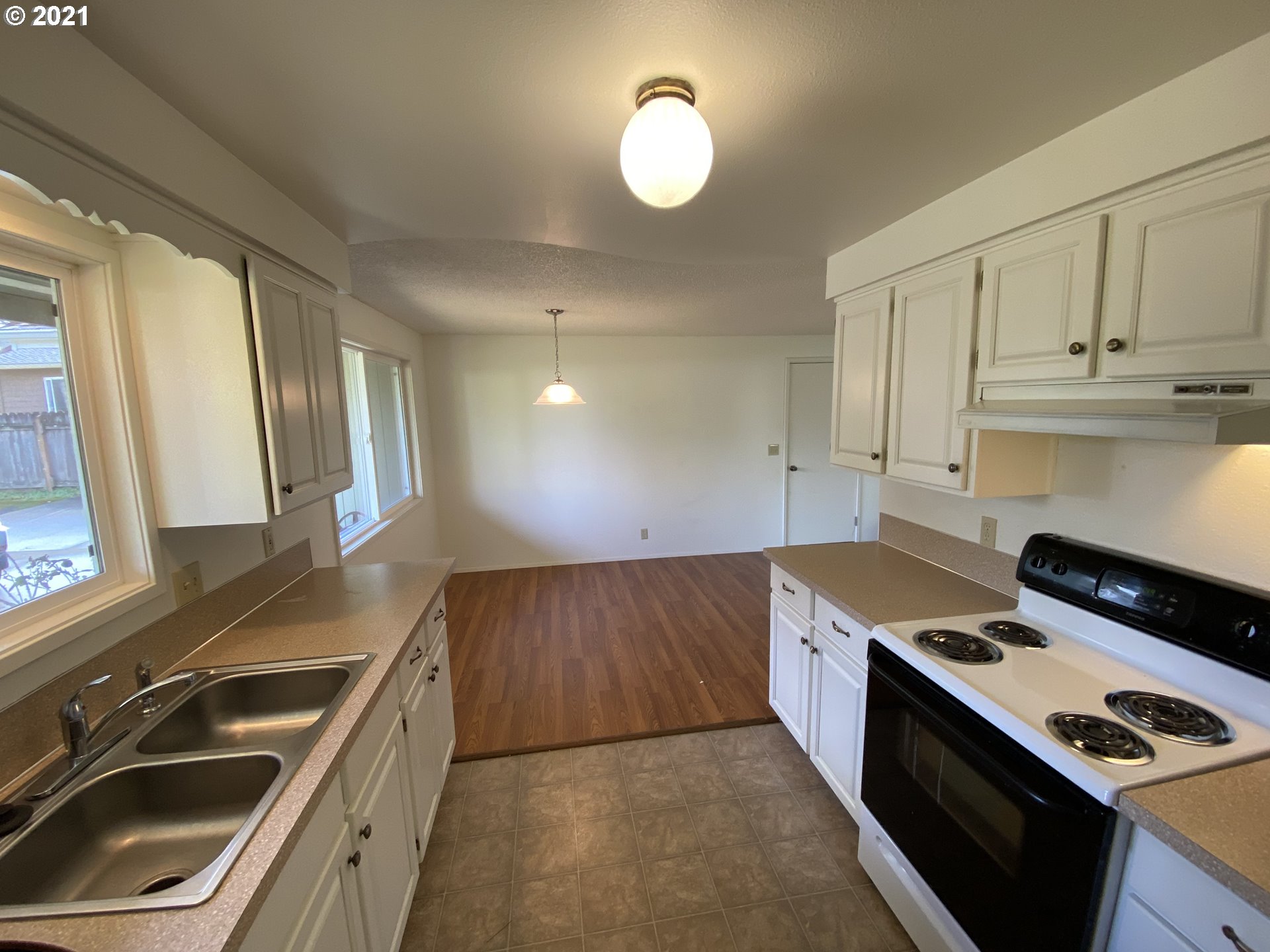 1809 Wallace Road Northwest Salem, OR 97304 - Photo 5 of 32 Gallery Image 5