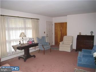 108 North Old Mill Road Dover, DE 19901 - Photo 4 of 12 Living Room