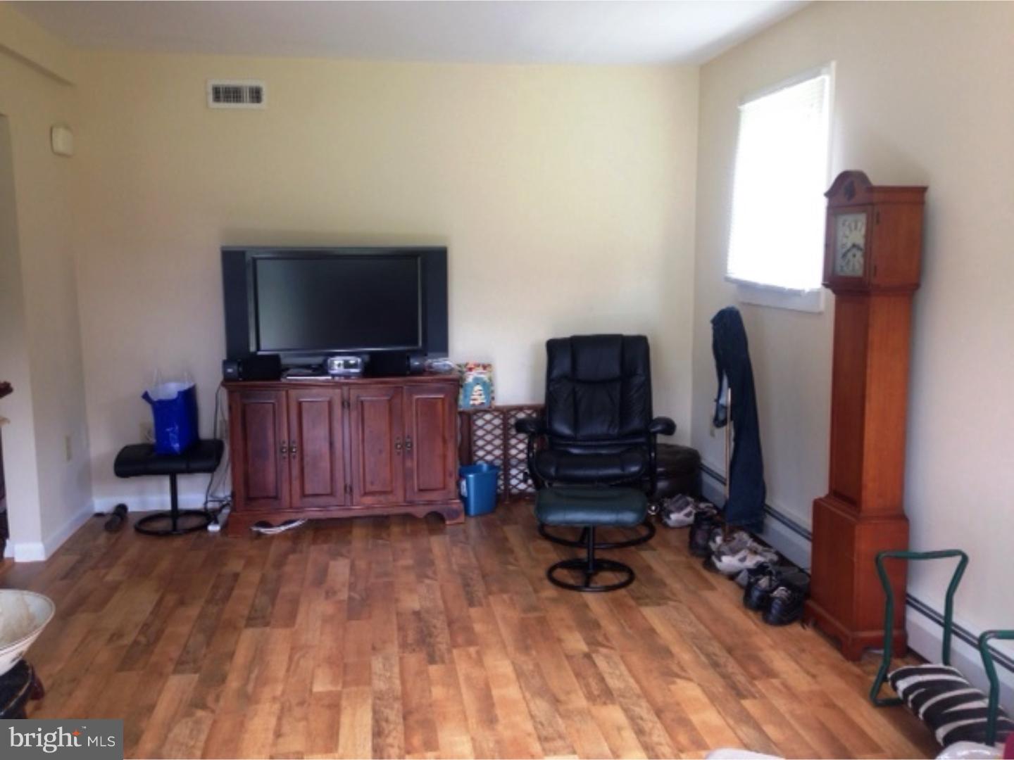 26 Three Bridge Road Monroeville, NJ 08343 - Photo 6 of 11 Family Room