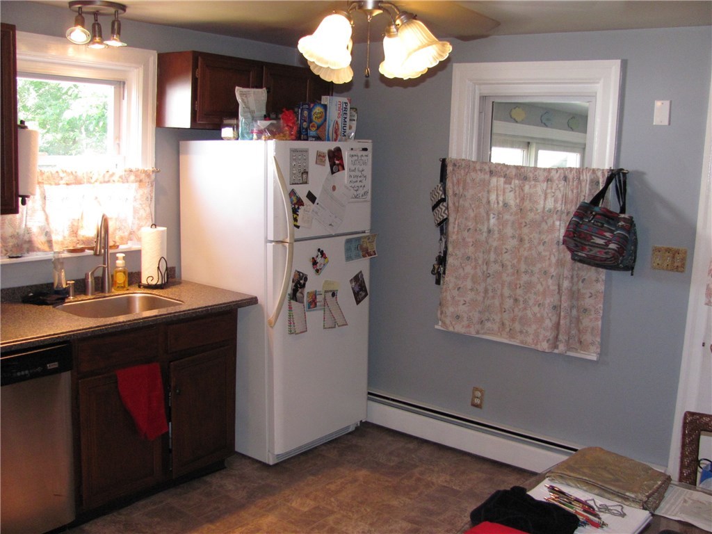 44 Novelty Road Warwick, RI 02889 - Photo 3 of 11 Gallery Image 3