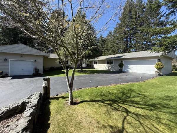 $779,000 | 1099 Parkview Drive, Brookings, OR 97415