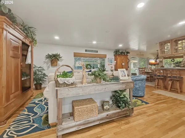 $779,000 | 1099 Parkview Drive, Brookings, OR 97415