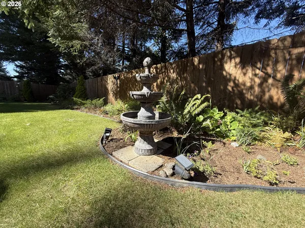 $779,000 | 1099 Parkview Drive, Brookings, OR 97415