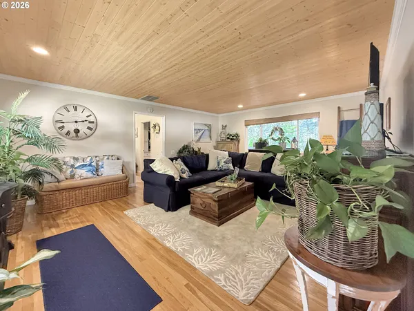 $779,000 | 1099 Parkview Drive, Brookings, OR 97415