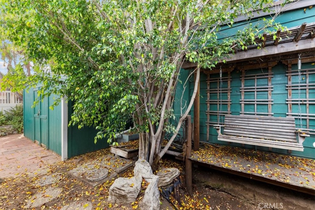 300 North Rampart Street, Unit 158 Orange, CA 92868 - Photo 29 of 31 Private yard with garden features