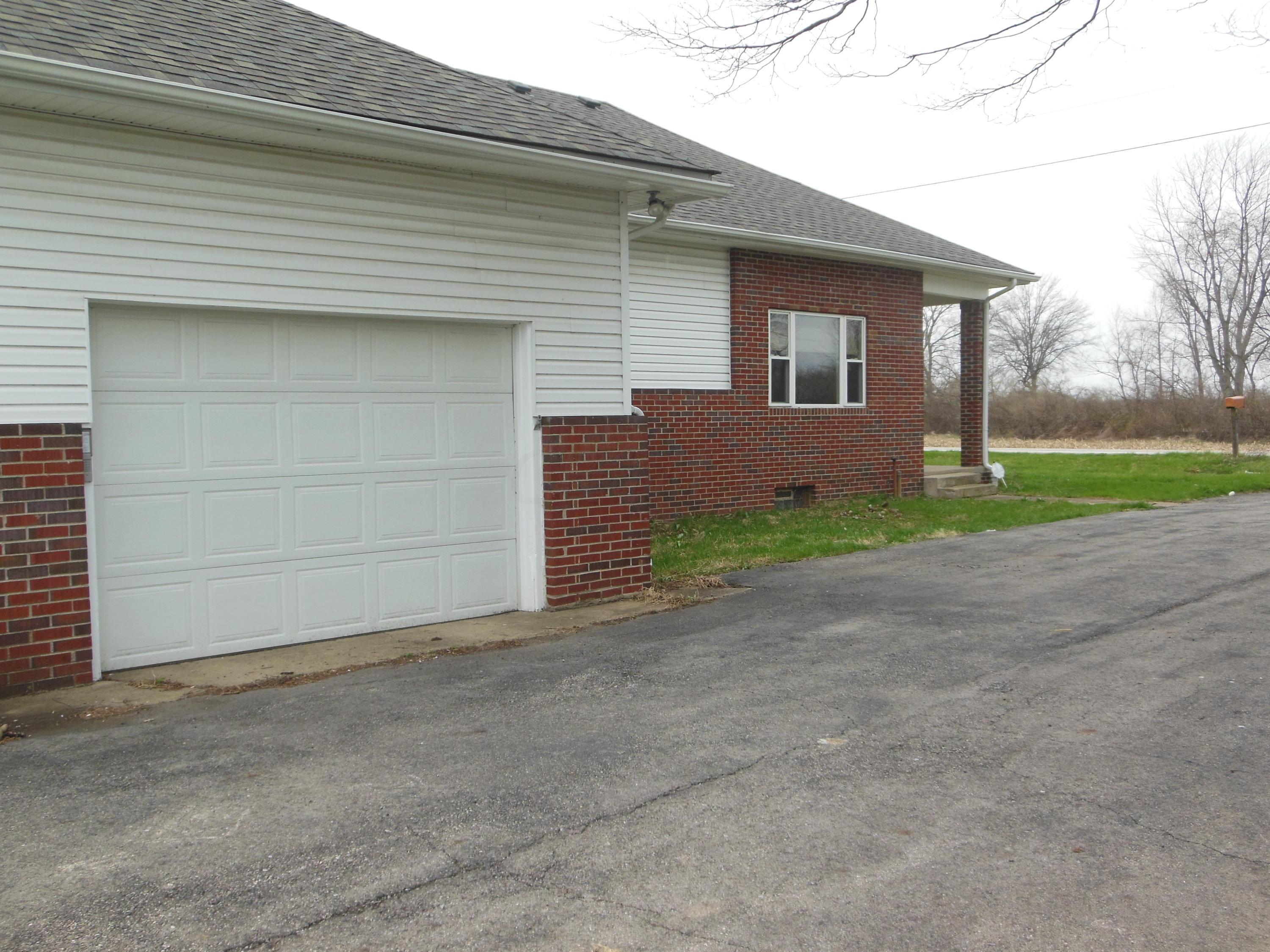 7105 Alkire Road Galloway, OH 43119 - Photo 2 of 23 Gallery Image 2