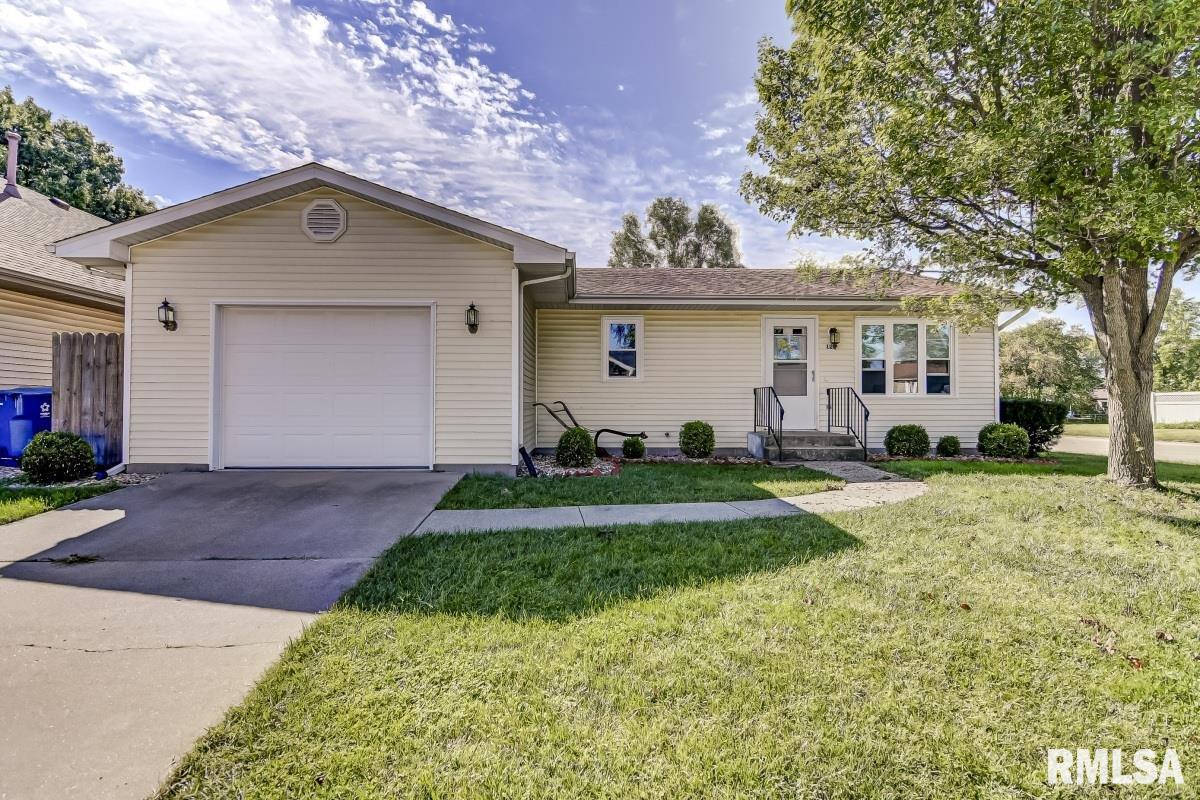 120 Como Lane Springfield, IL 62703 - Photo 1 of 40