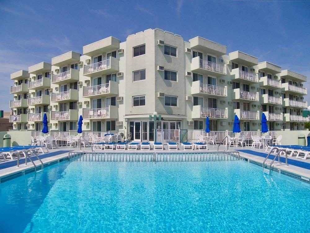 225 East Wildwood Ave Unit 422  