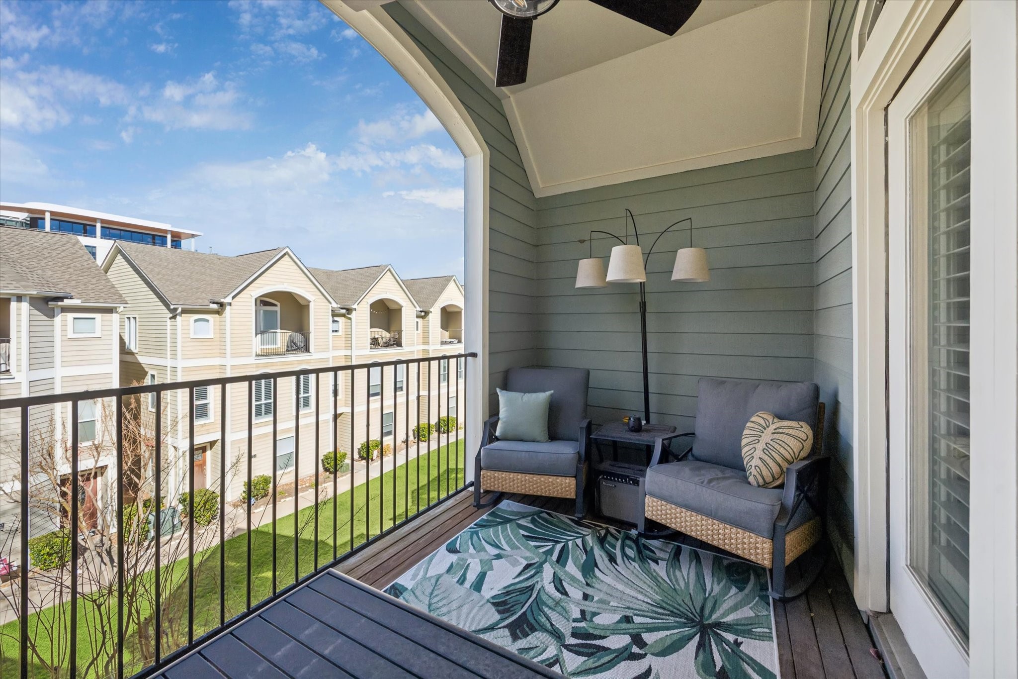 1259 West 17th Street Houston, TX 77008 - Photo 21 of 22 a view of a balcony with furniture