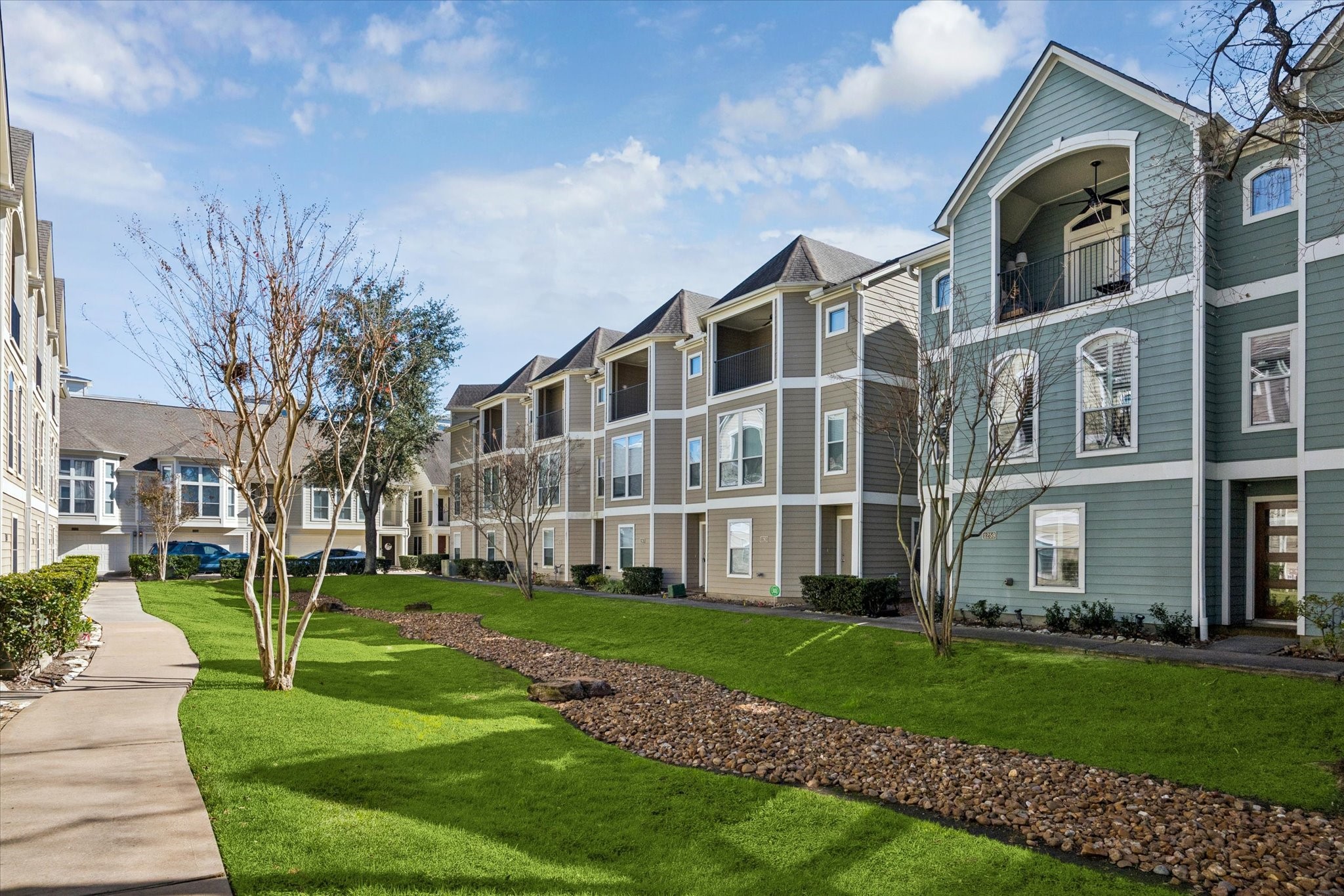 1259 West 17th Street Houston, TX 77008 - Photo 22 of 22 a front view of a building with a yard