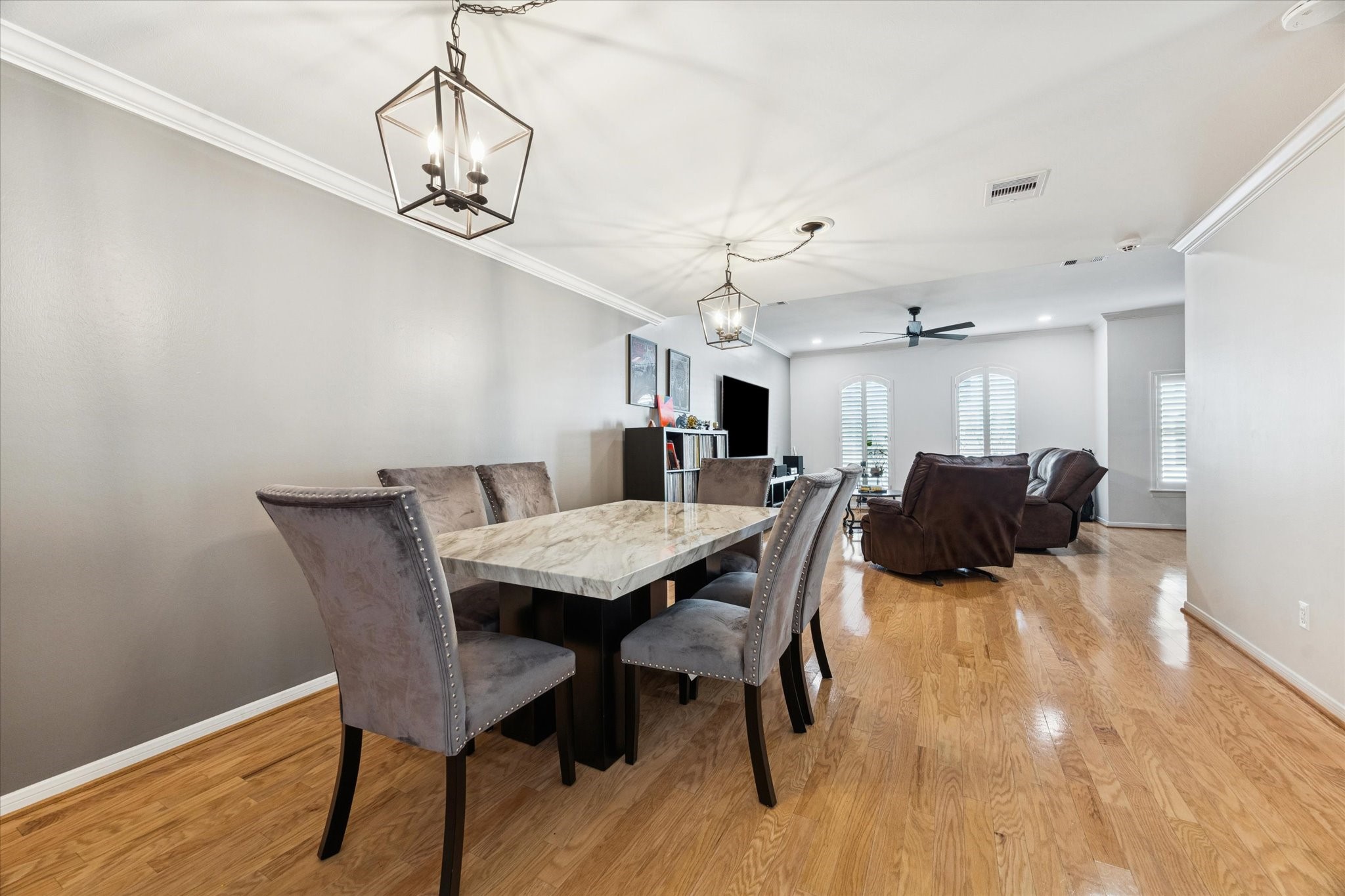1259 West 17th Street Houston, TX 77008 - Photo 6 of 22 a view of a dining room with furniture