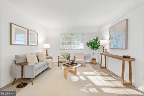 $270,000 | 4358 North Pershing Drive, Unit 43583, Arlington, VA 22203
