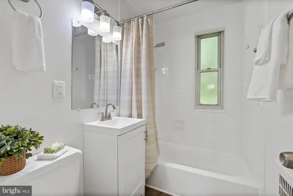 $270,000 | 4358 North Pershing Drive, Unit 43583, Arlington, VA 22203