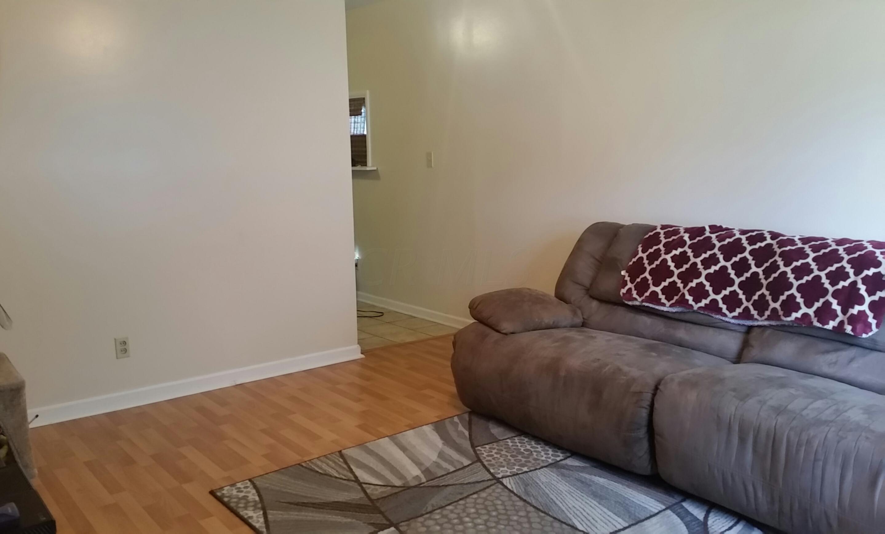 1867 Fleming Road Columbus, OH 43232 - Photo 4 of 22 Gallery Image 4