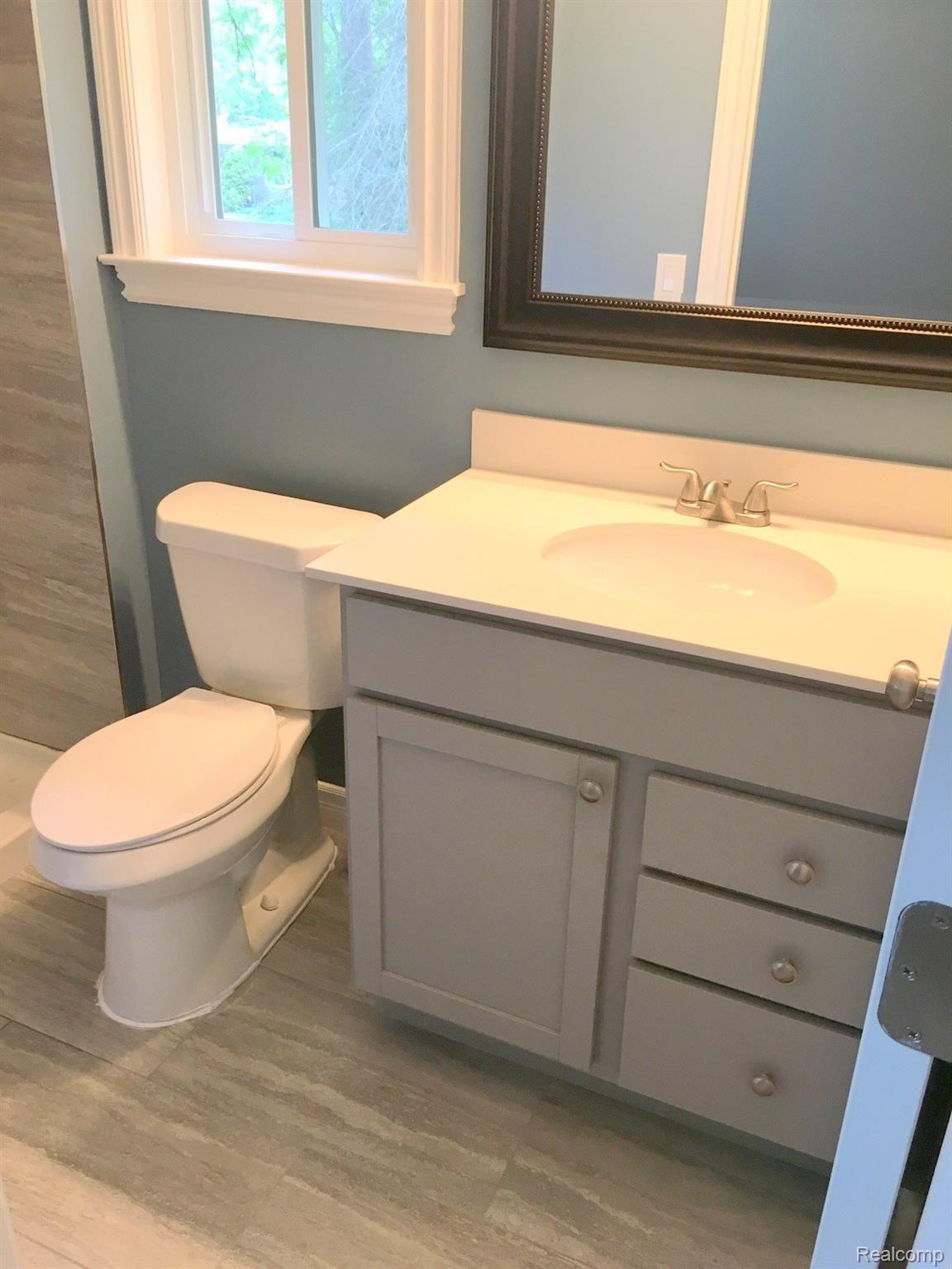 30015 High Valley Road Farmington, MI 48331 - Photo 17 of 25 IMG_4699.JPG