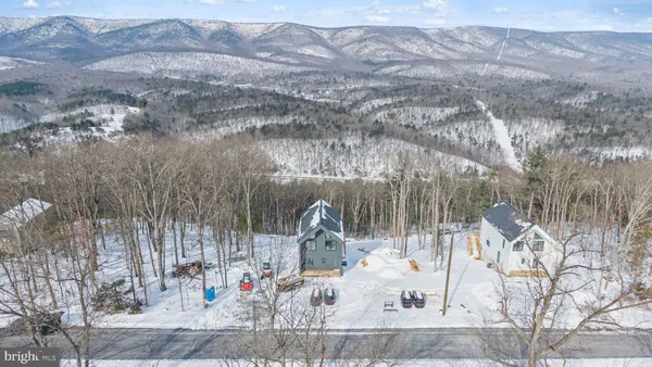 a view of a outdoor space