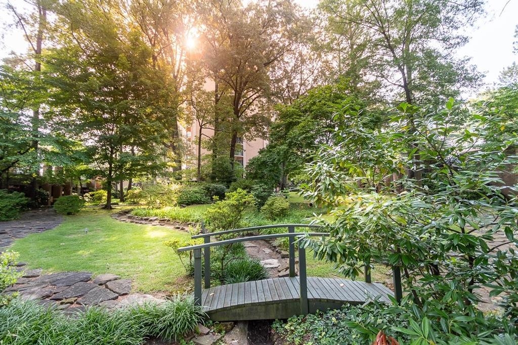 475 North Highland Street, Unit 3F Memphis, TN 38122 - Photo 23 of 24 a view of an outdoor space and a yard