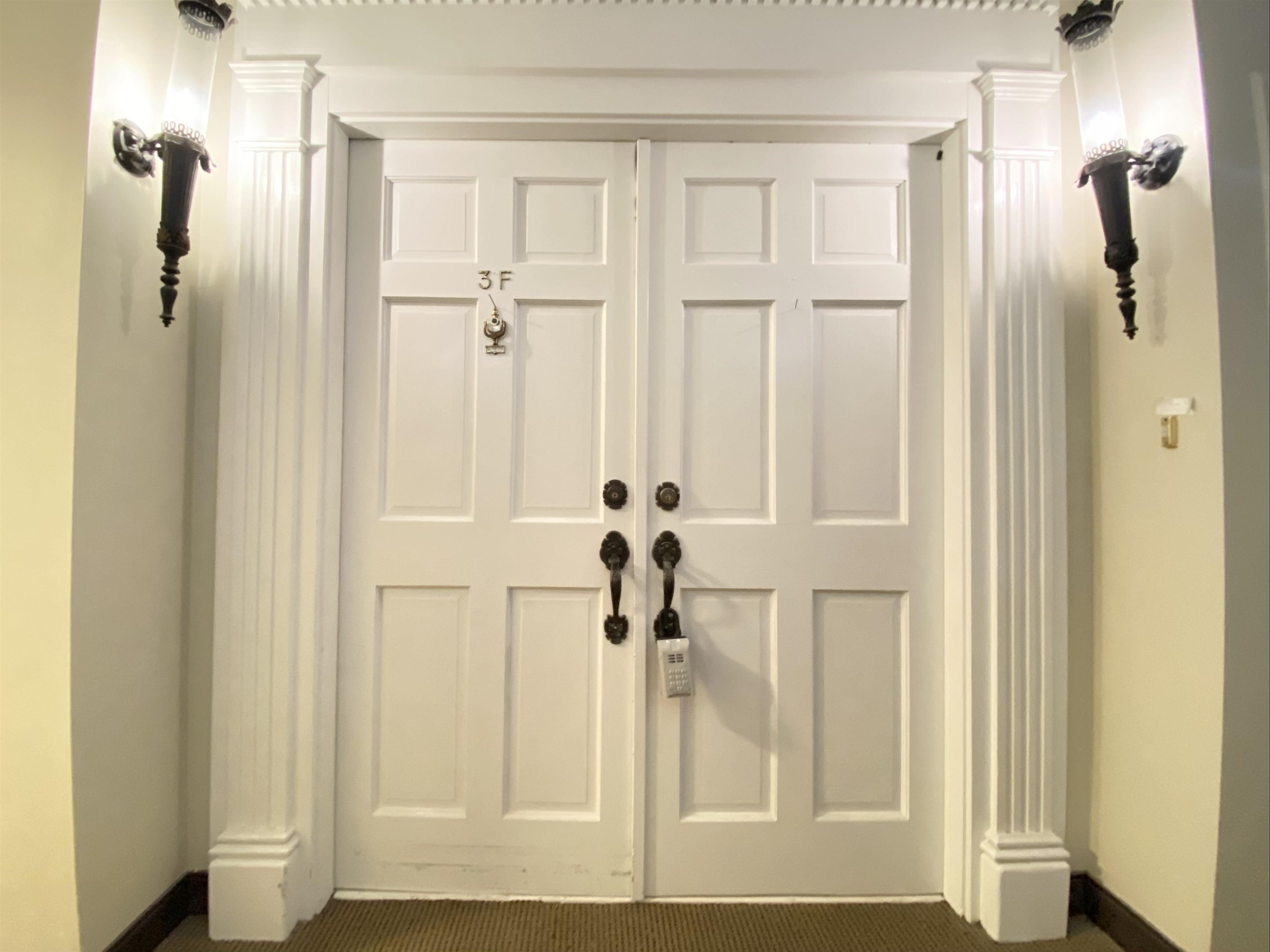 475 North Highland Street, Unit 3F Memphis, TN 38122 - Photo 4 of 24 a view of a bathroom with a shower