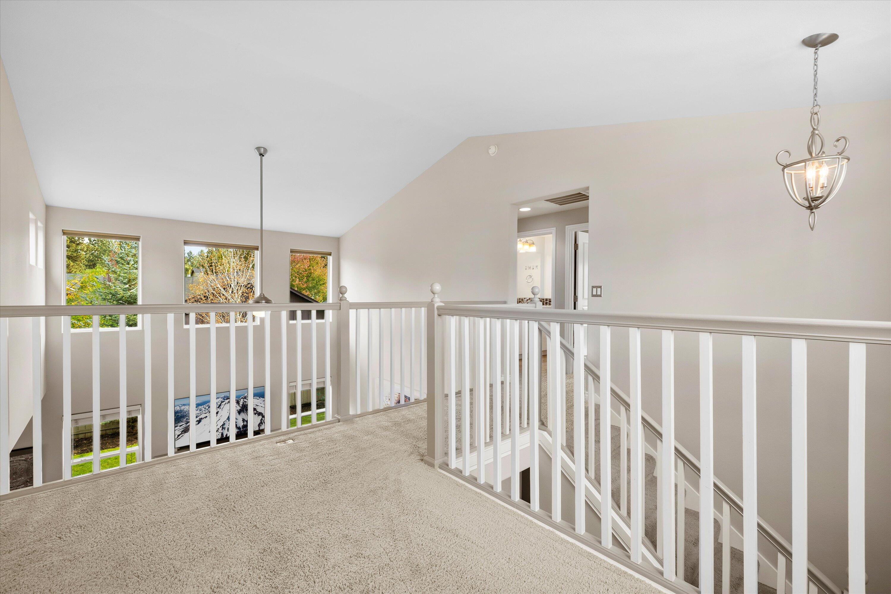 19557 Sager Loop Bend, OR 97702 - Photo 23 of 32 26-20251003 JILL ROSELL-29
