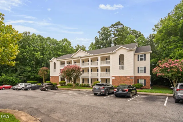 $222,000 | 1901 Trailwood Heights Lane, Unit 304, Raleigh, NC 27603
