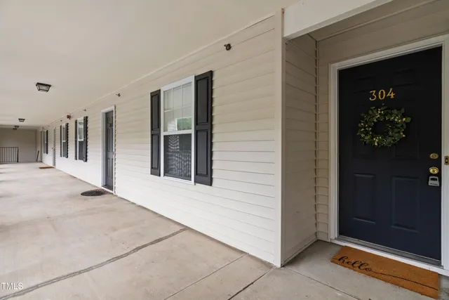 $222,000 | 1901 Trailwood Heights Lane, Unit 304, Raleigh, NC 27603