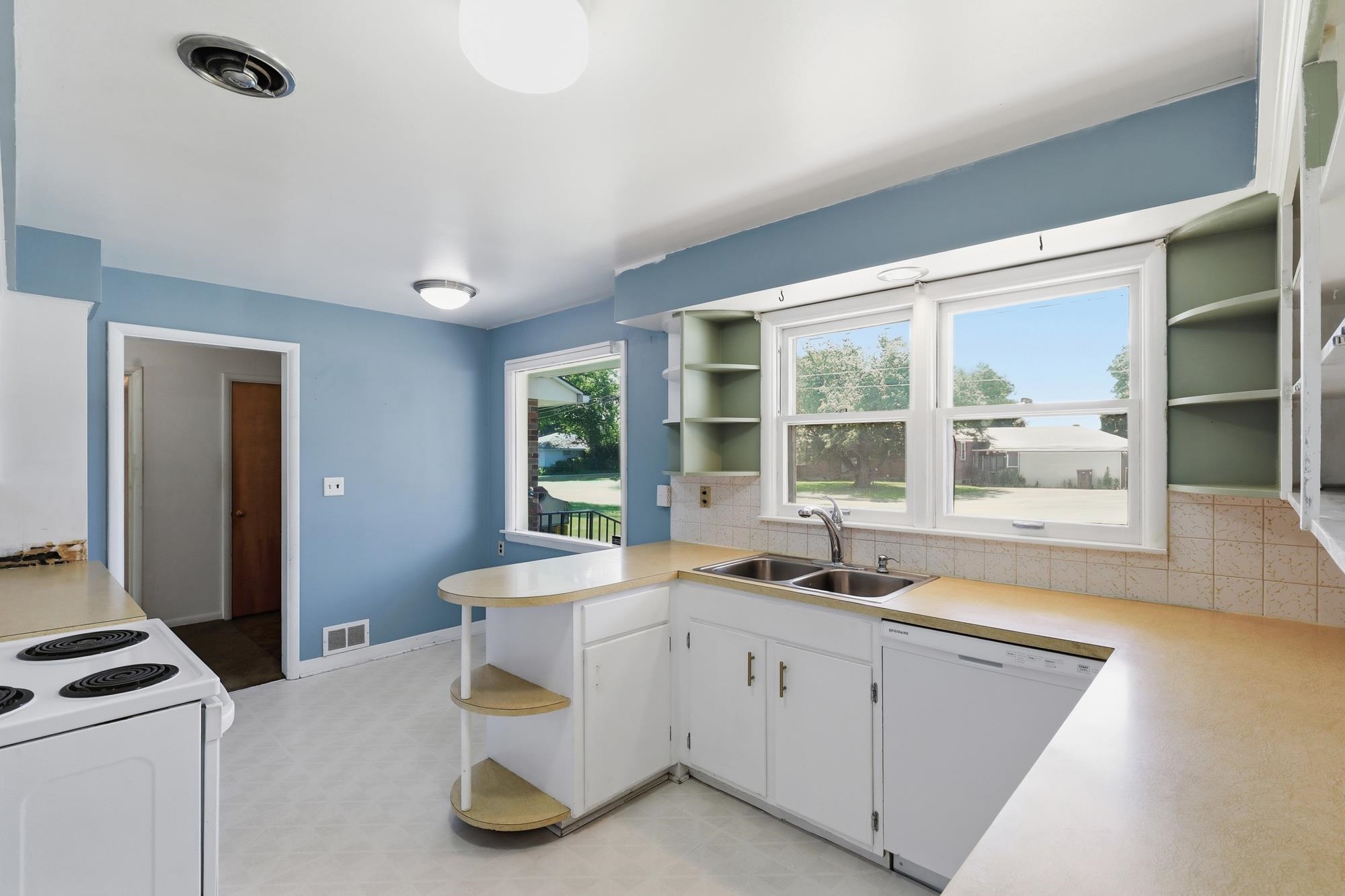 710 North Best Road Spokane Valley, WA 99216 - Photo 11 of 46 Gallery Image 11