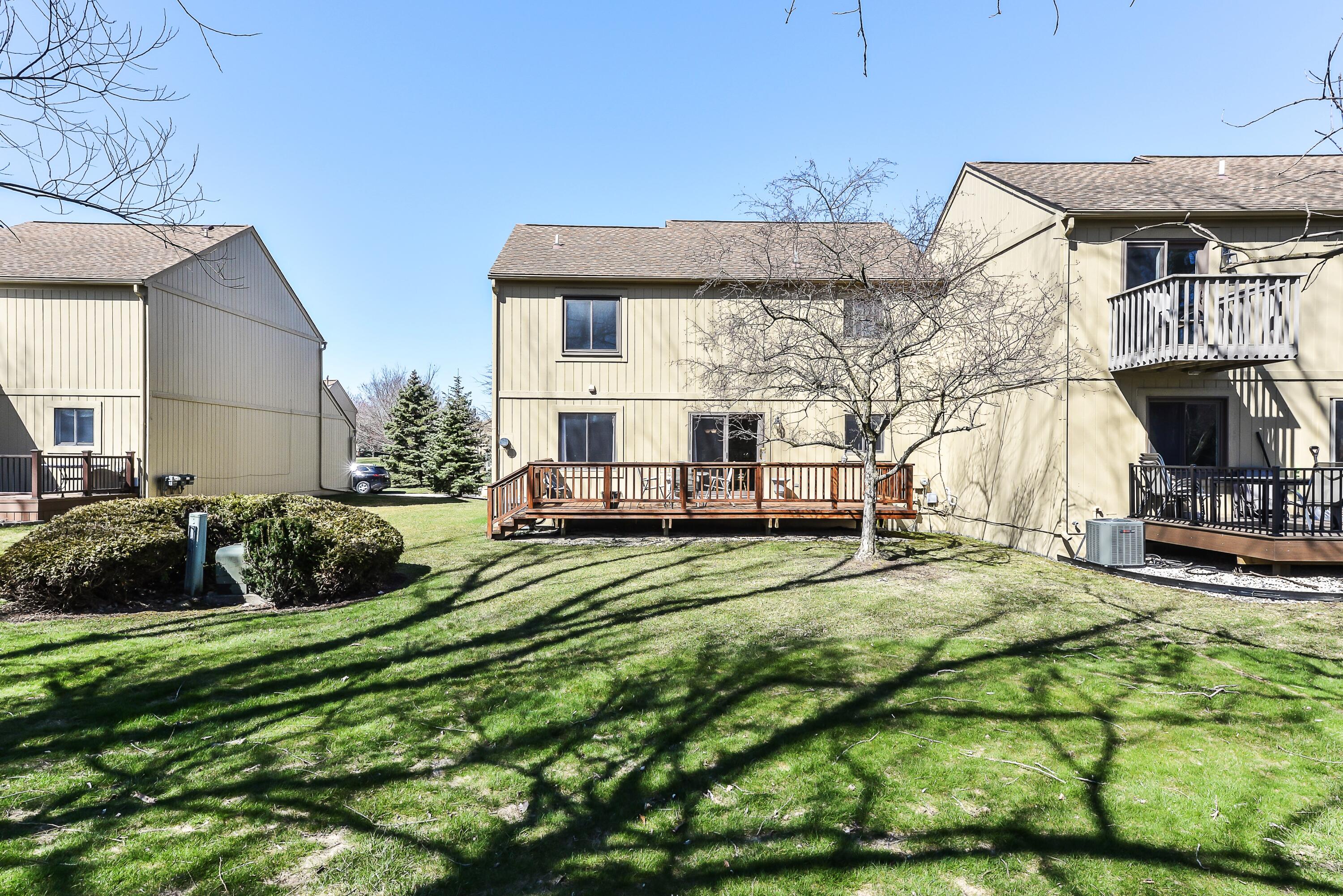 2143 Rochelle Park Drive Rochester Hills, MI 48309 - Photo 2 of 34 DSC_4 (44)