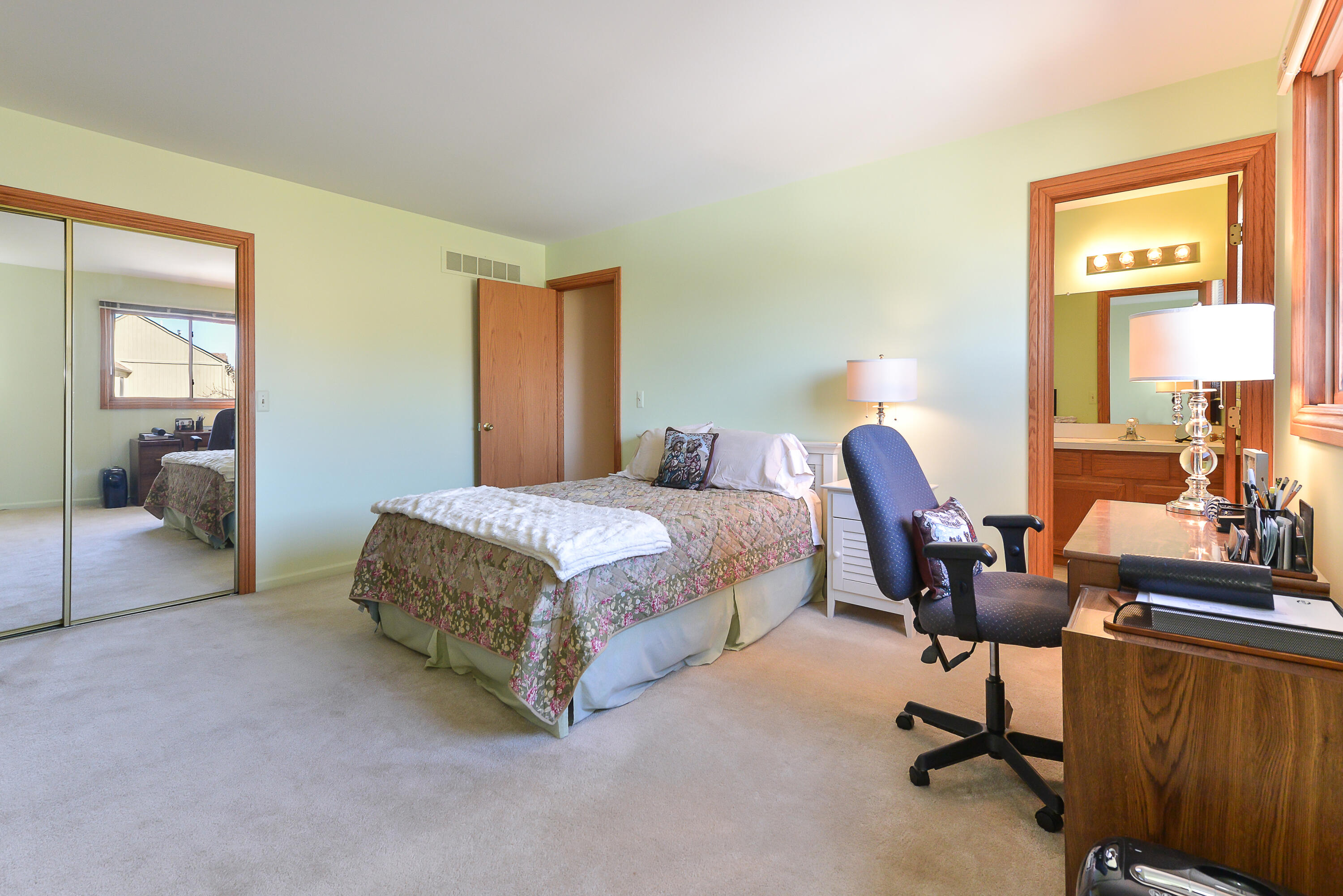 2143 Rochelle Park Drive Rochester Hills, MI 48309 - Photo 26 of 34 DSC_8356