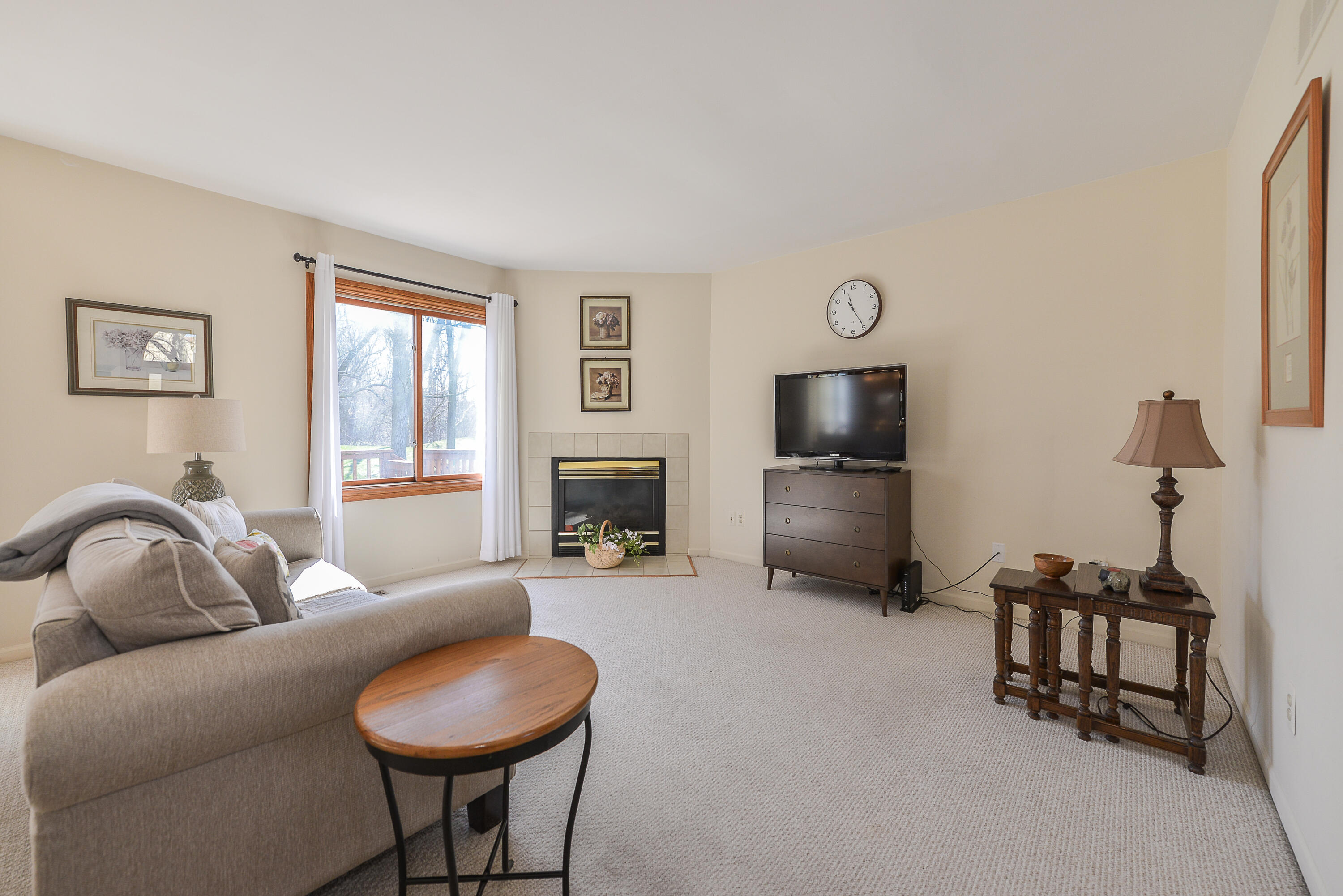 2143 Rochelle Park Drive Rochester Hills, MI 48309 - Photo 5 of 34 DSC_8269 (1)