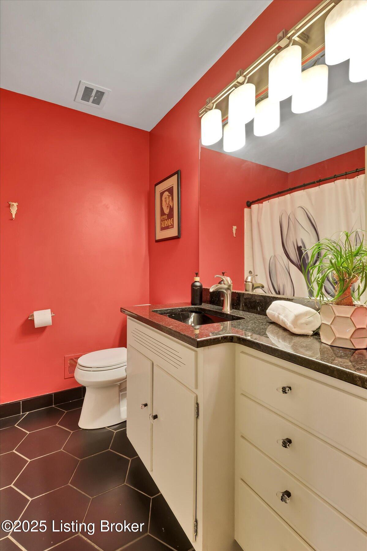 7812 Crown Top Road Louisville, KY 40241 - Photo 25 of 36 Hall Bath