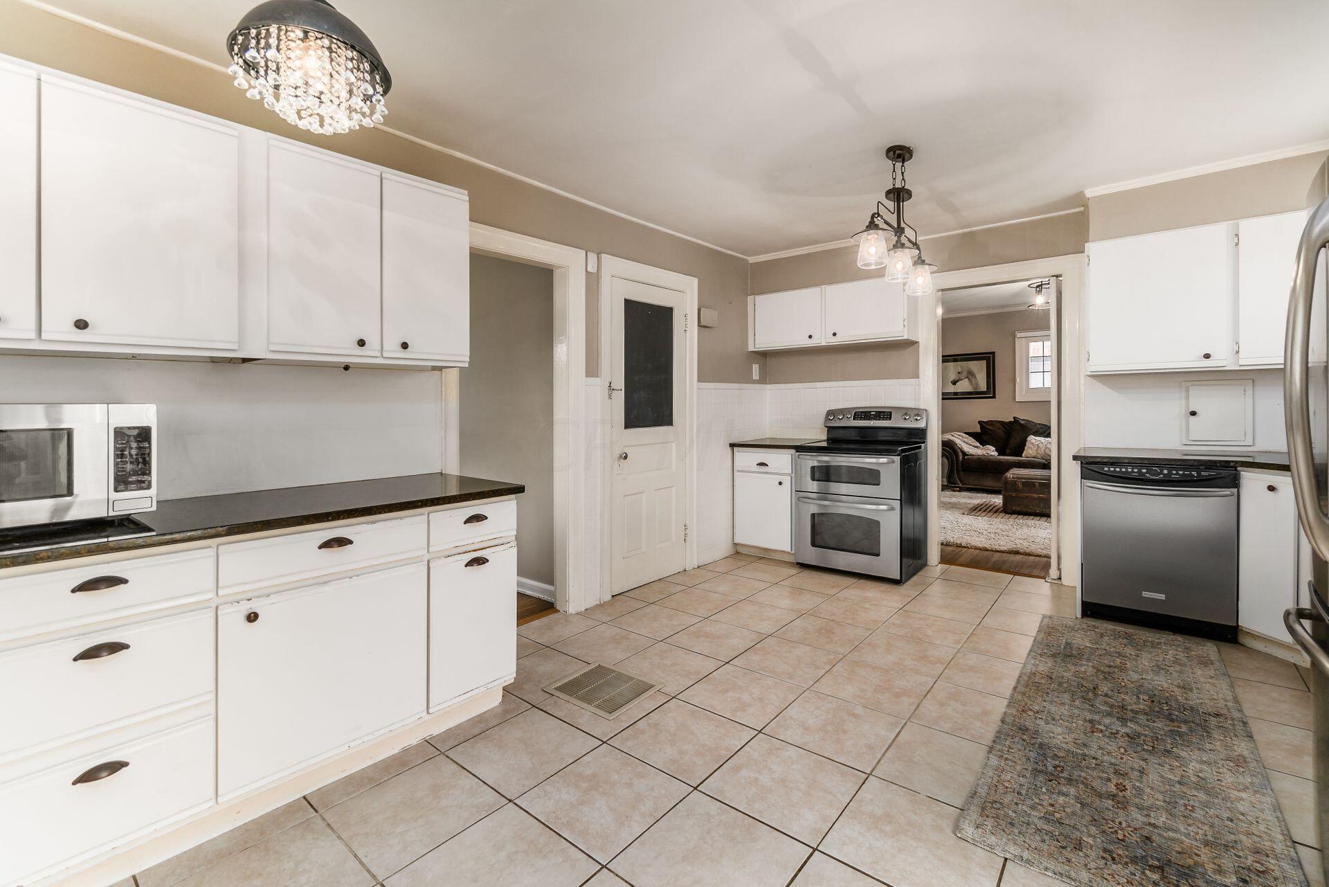 146 South Cassingham Road Bexley, OH 43209 - Photo 16 of 46 Kitchen