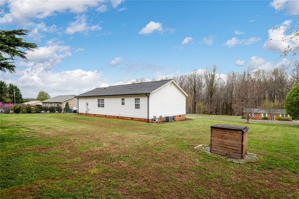2431 Side Lane Conover, NC 28613 - Photo 13 of 14 Gallery Image 13