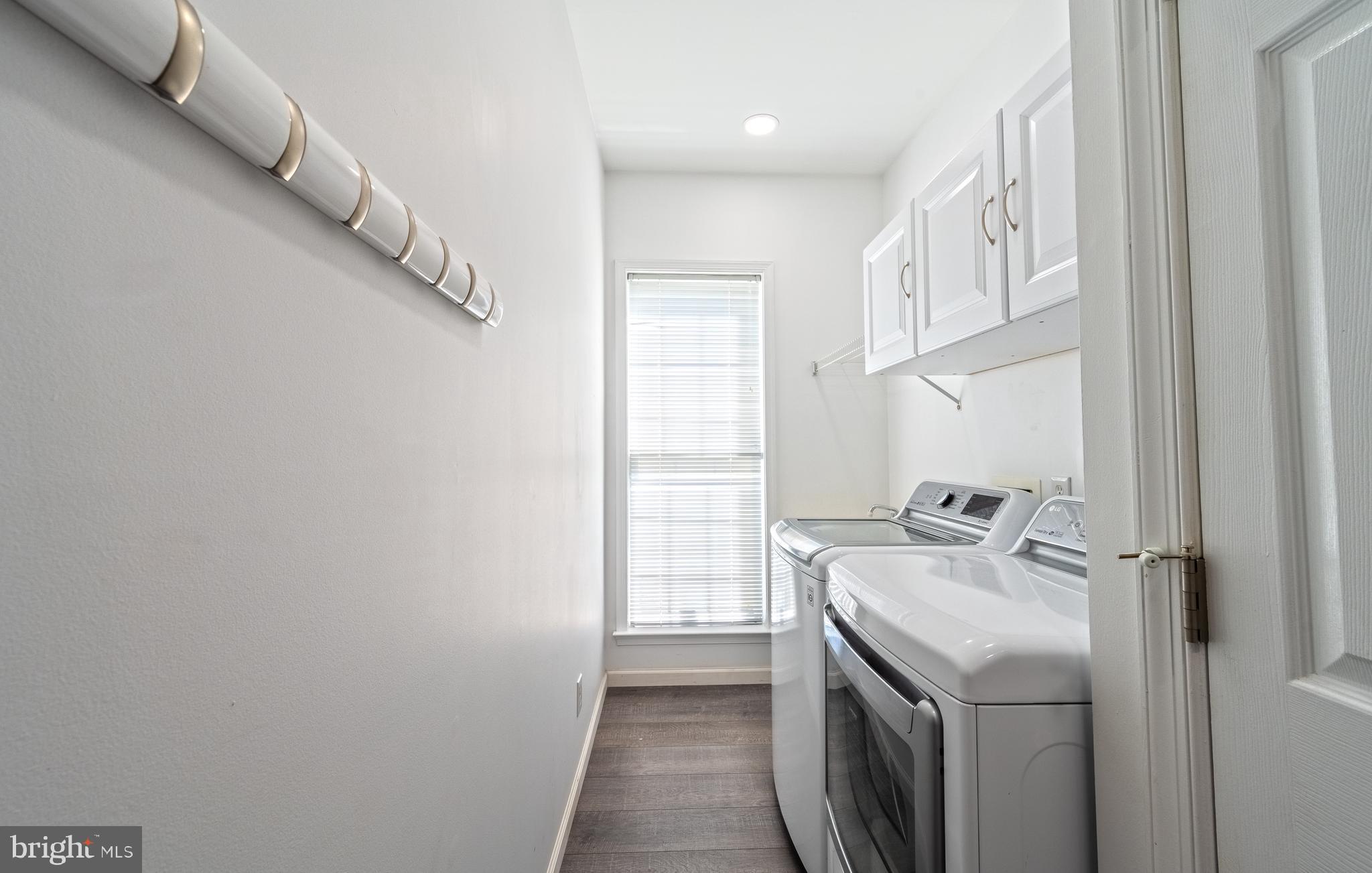 12396 Brown Fox Way Reston, VA 20191 - Photo 18 of 35 Laundry/Mud Room