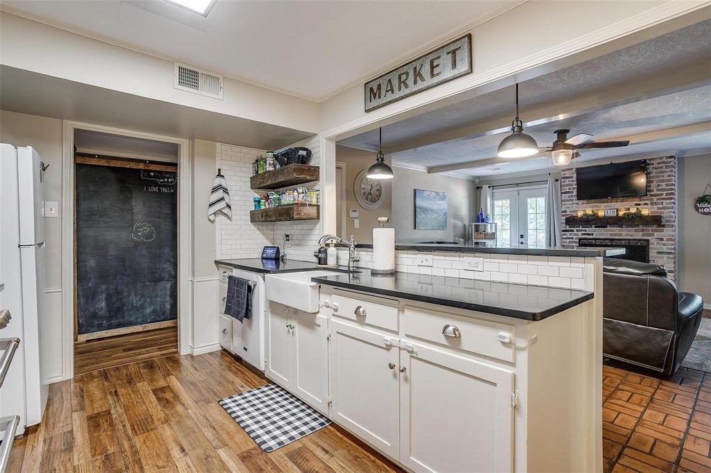 1412 Ridgecrest Circle Denton, TX 76205 - Photo 9 of 25 Gallery Image 9