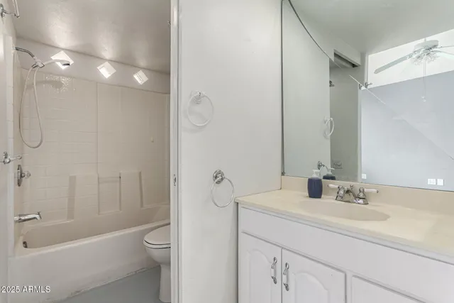 a view of utility room