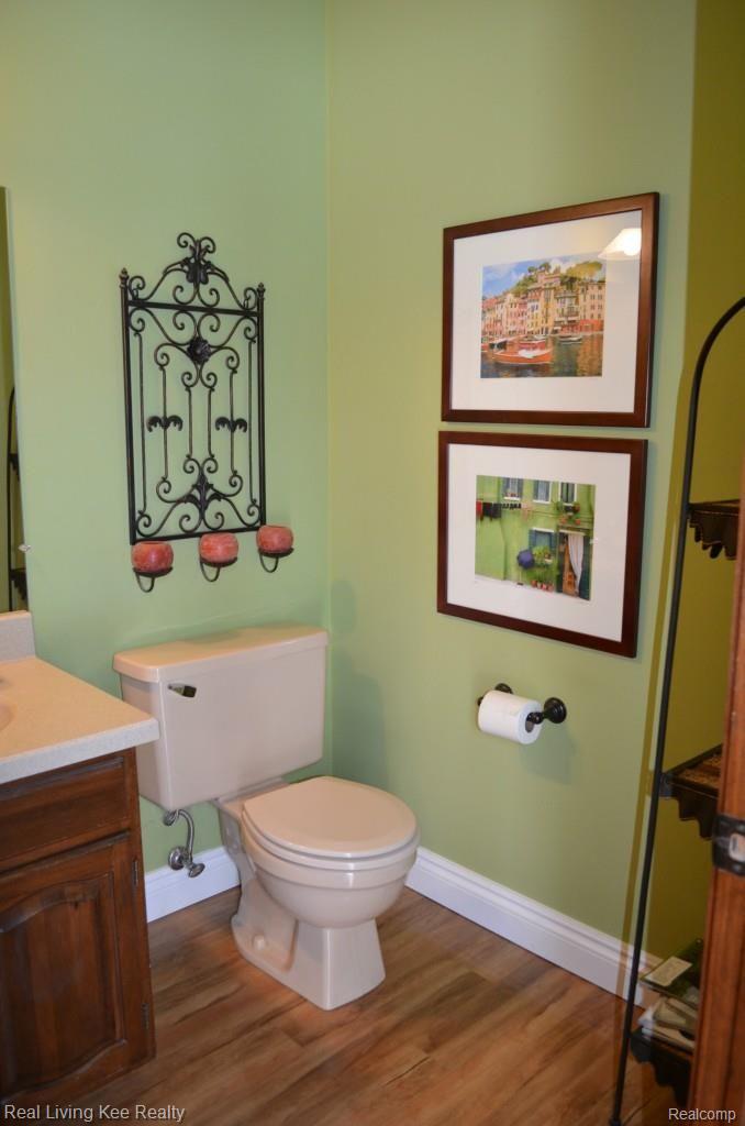 707 Sunlight Drive Rochester, MI 48309 - Photo 19 of 55 half bath.jpg