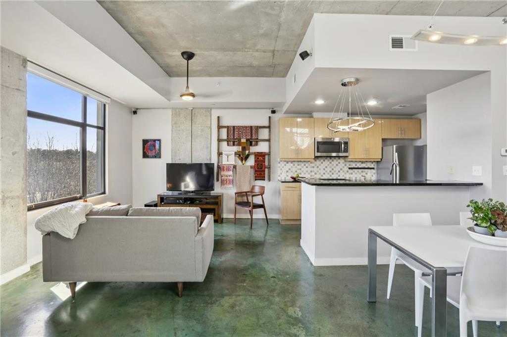 335 West Ponce De Leon Avenue, Unit 606 Decatur, GA 30030 - Photo 6 of 43 Gallery Image 6