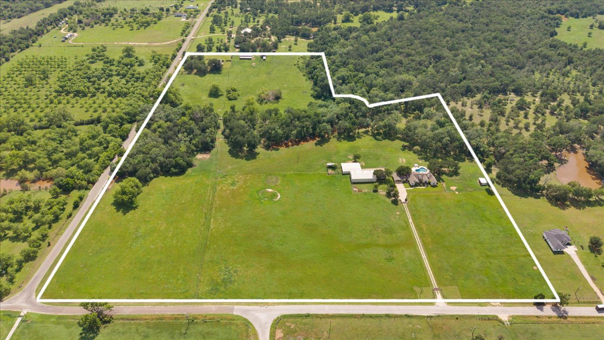 4140 County Road 467 Elgin, TX 78621 - Photo 2 of 40
