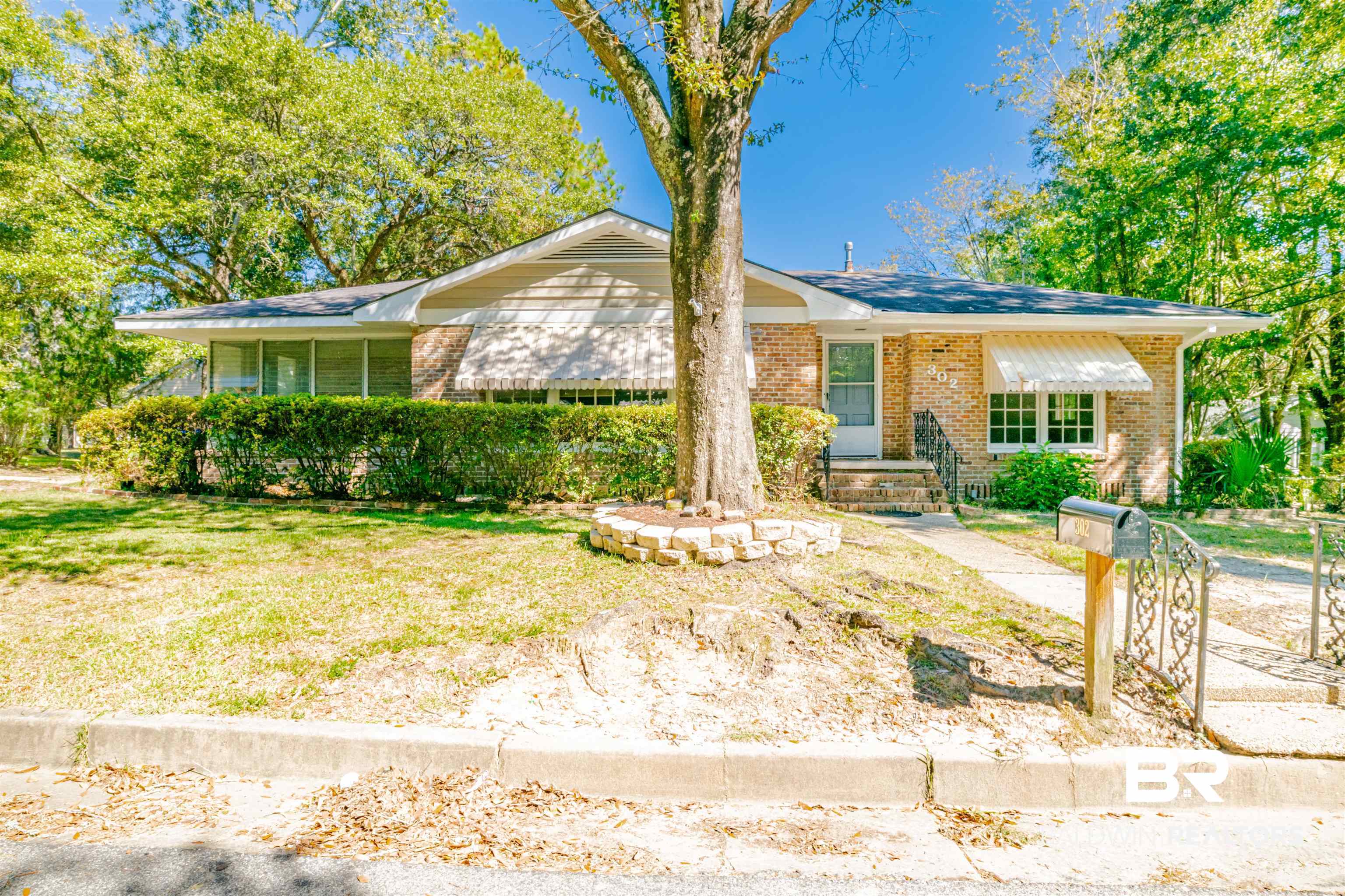 302 Northwest Boulevard Mobile, AL 36611 - Photo 2 of 28