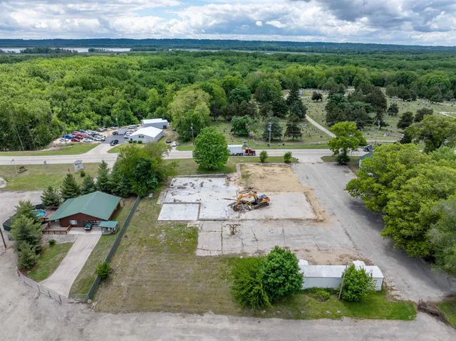a view of a yard with an outdoor space