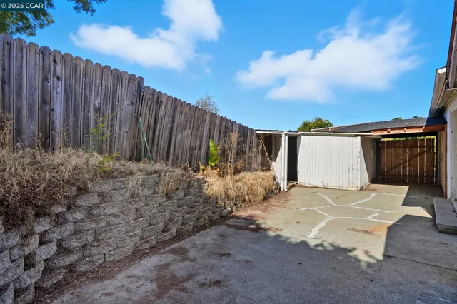 $330,000 | 1207 1/2 Warren Avenue, Vallejo, CA 94591